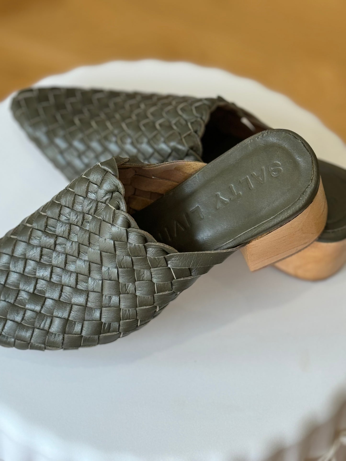 Ladies Leather Slide ~ Olive