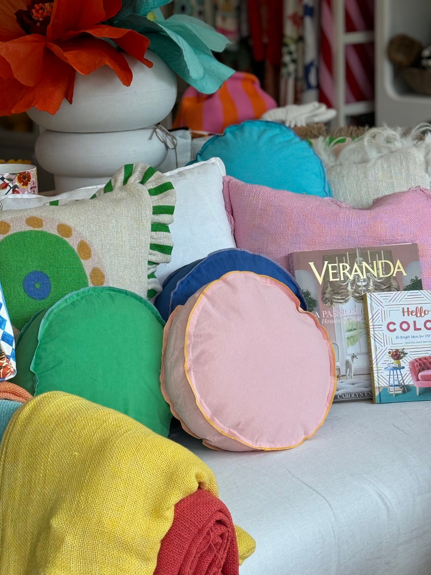 AQUA~ Round Colour Pop Cushion