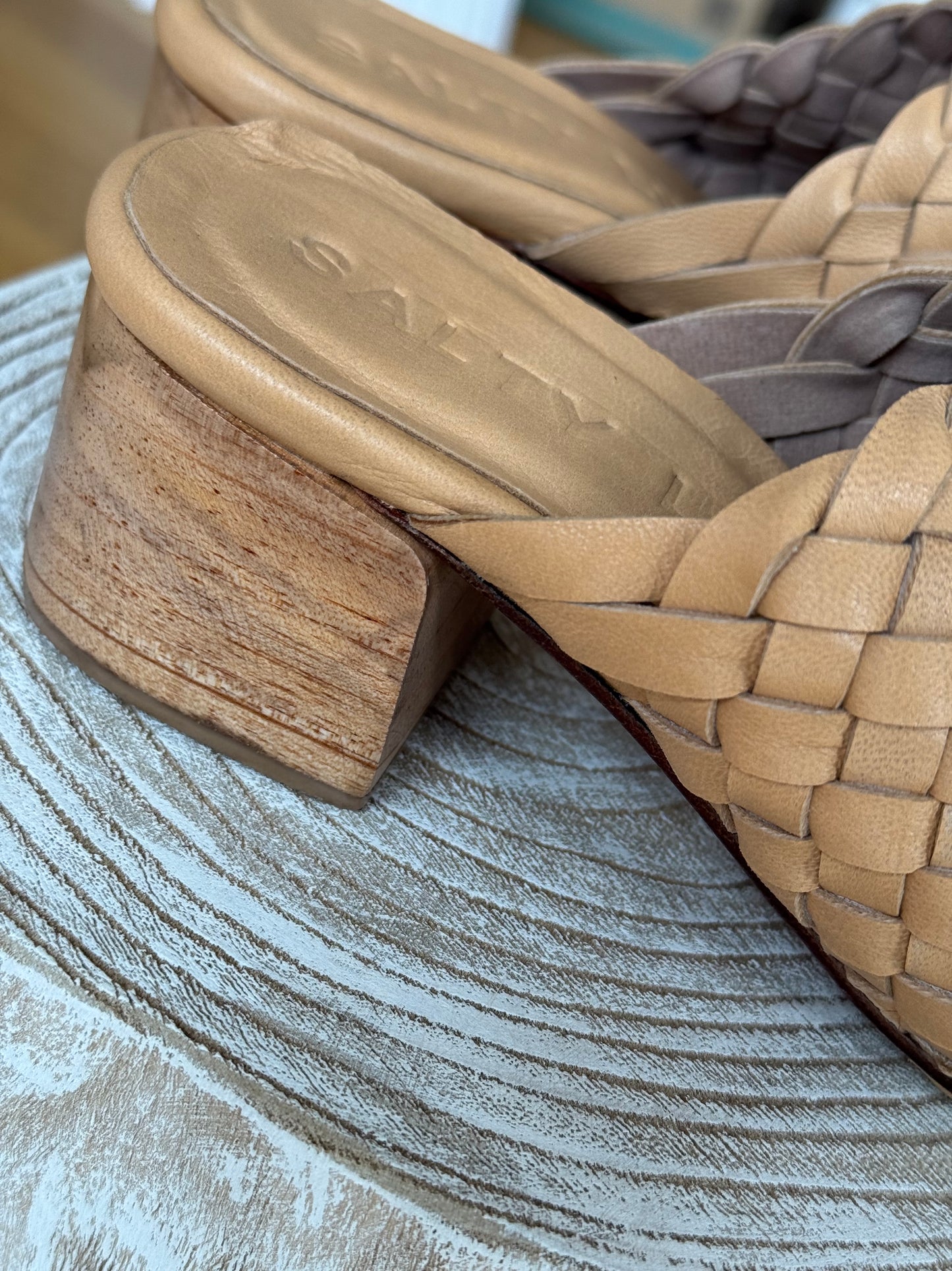 Ladies Leather Slides ~ Natural