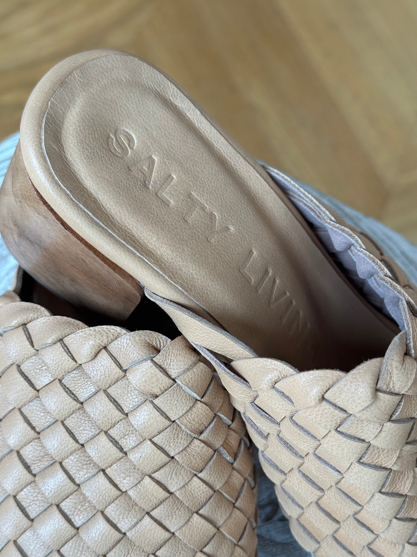 Ladies Leather Slides ~ Natural