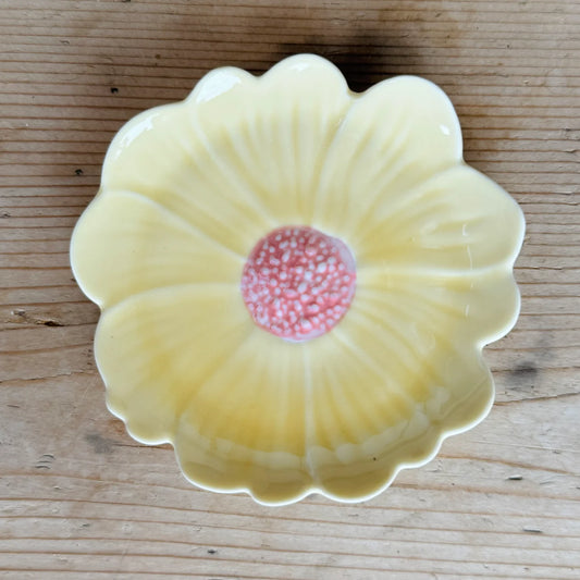 Baby Daisy Trinket Dish~ Yellow/Pink