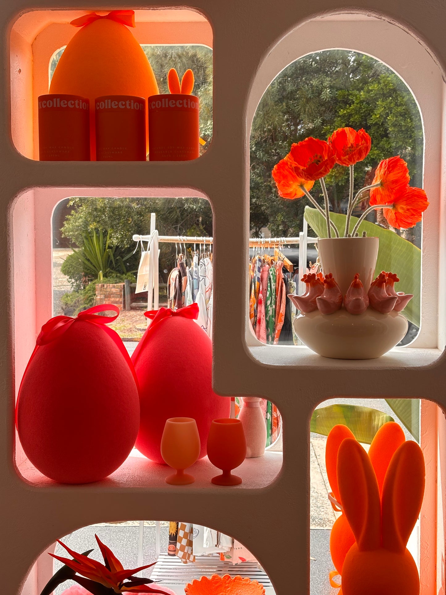 Hen Vase