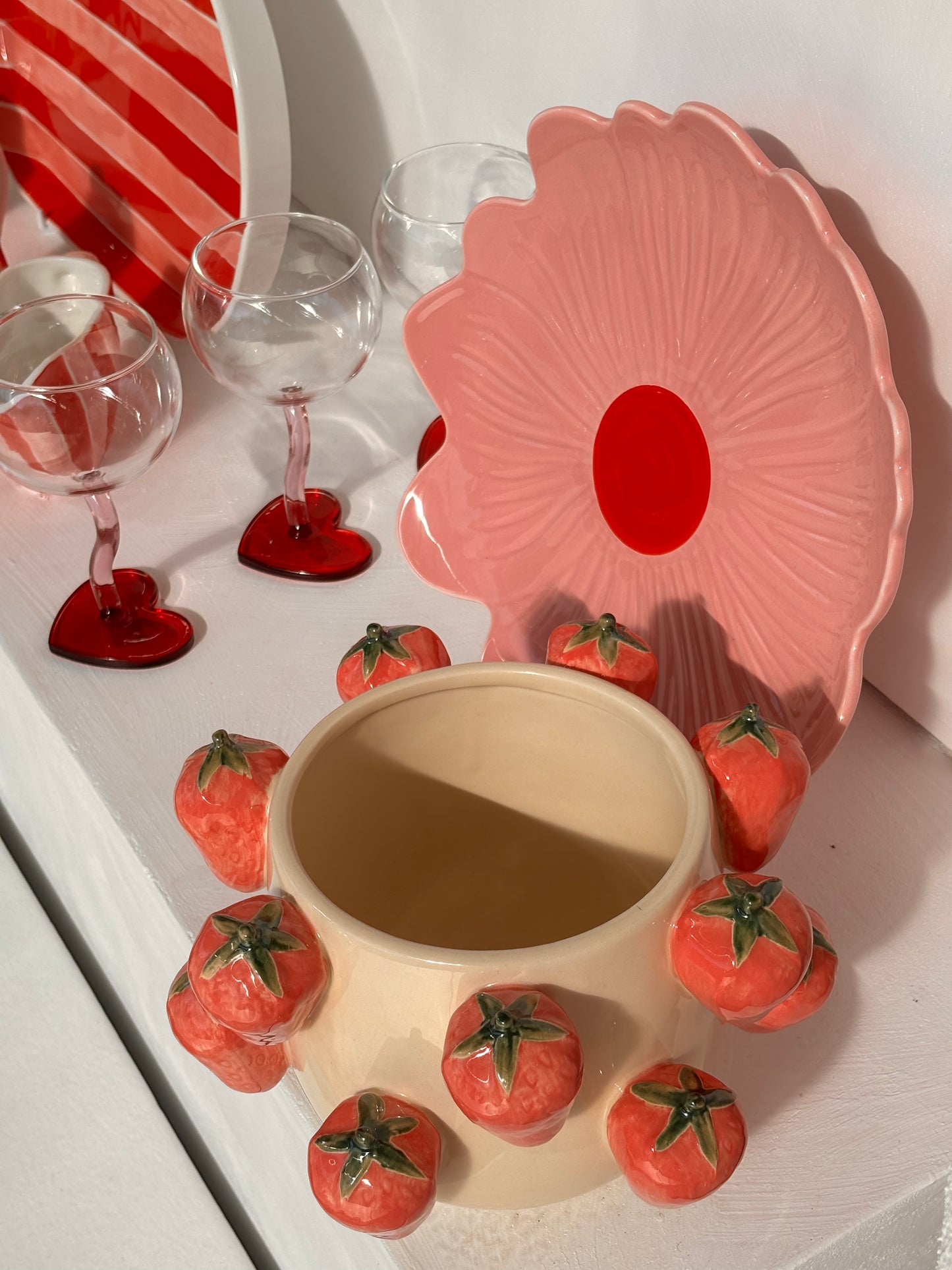 Daisy Plate ~ Pink with Red Centre